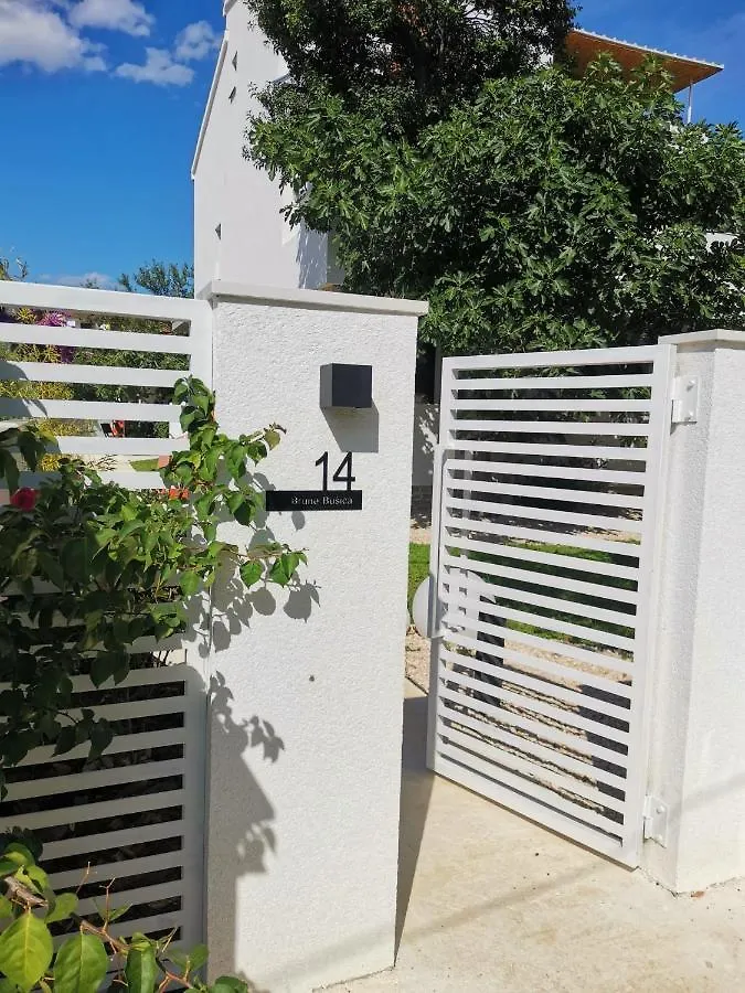 Apartment Villa Favi Pakostane