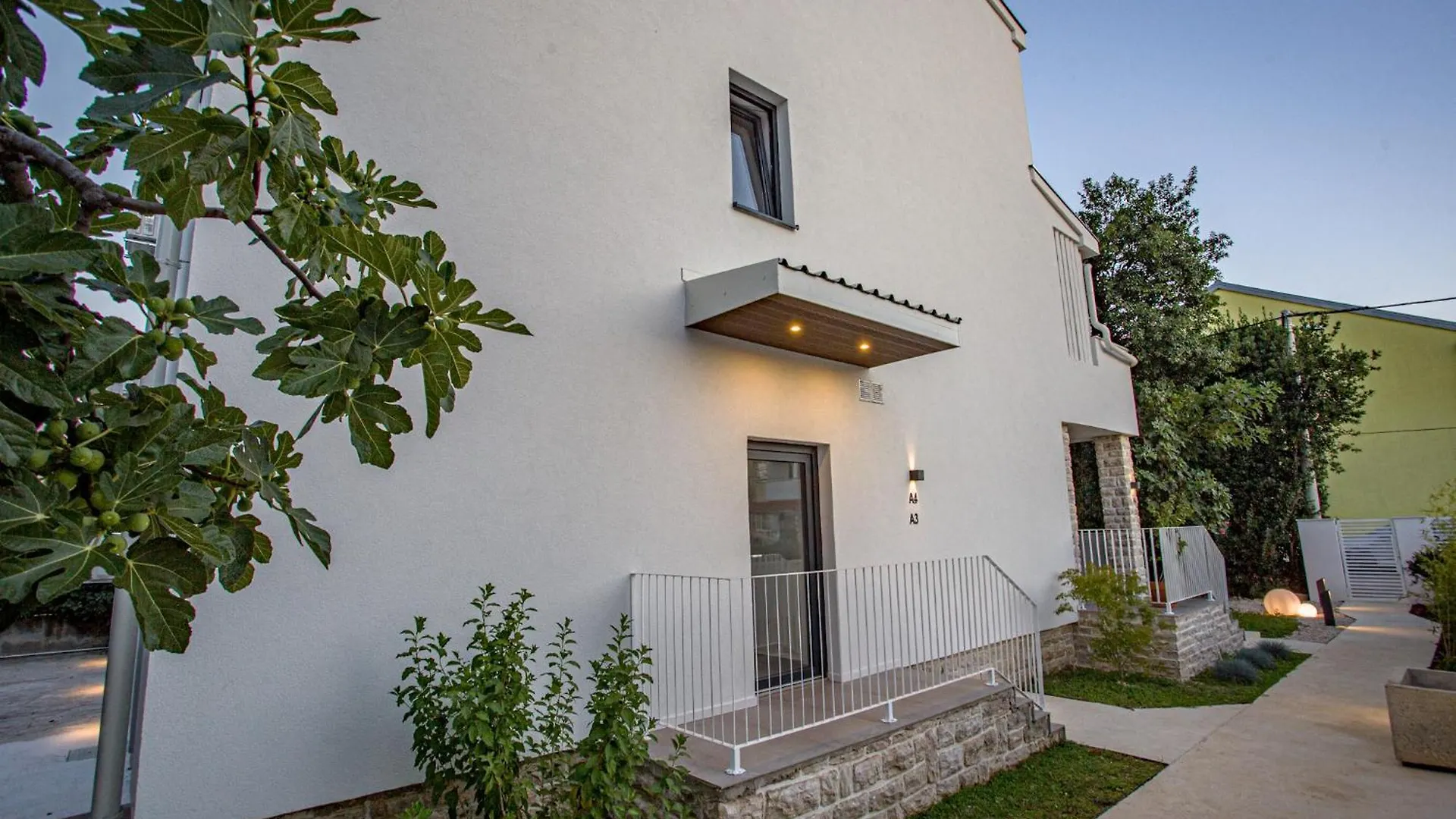 Villa Favi Pakostane 0*,  Croatia