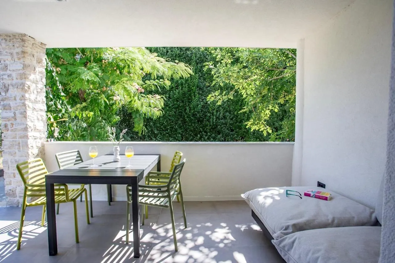 Villa Favi Pakostane 0*,  Croatia